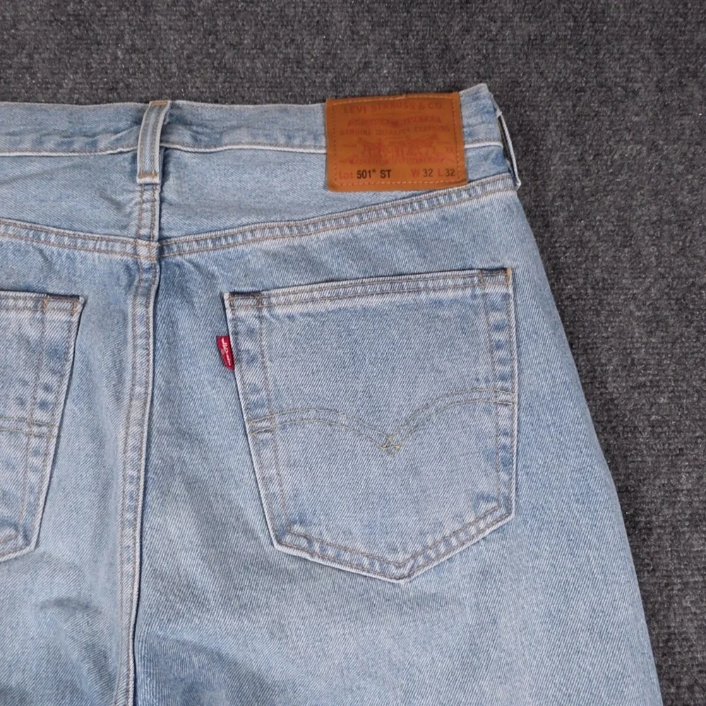 Levis Premium Selvedge 501 Jeans Mens 32x32 Blue Distressed Whiskered Button Fly